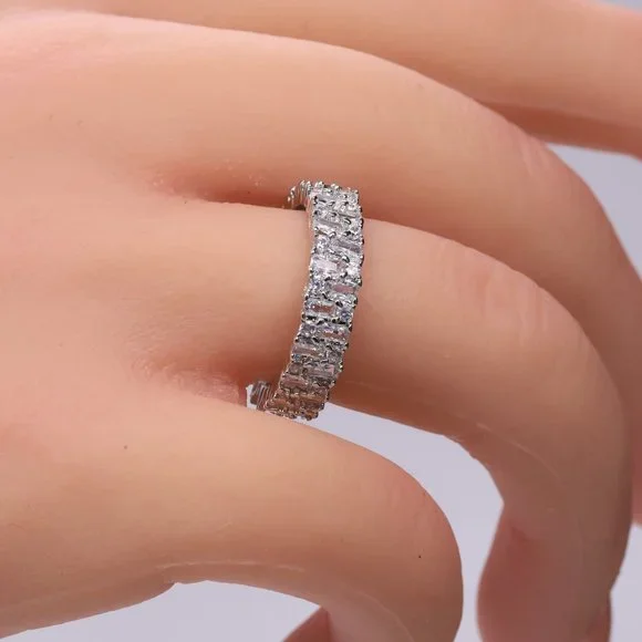 Silver Ring with CZ Stones. - Picture 4 of 4